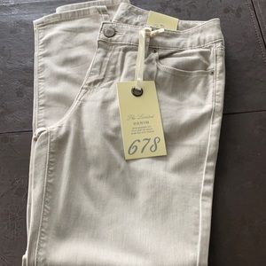Women’s Limited Tan Jeans, Size 10, NWT